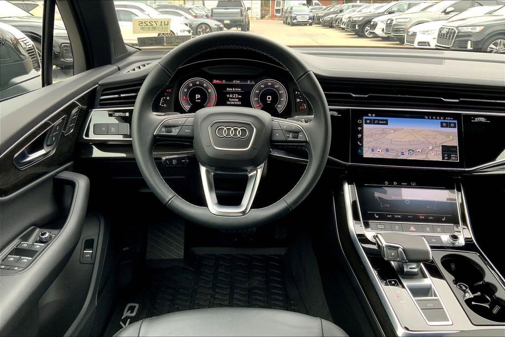 Certified 2025 Audi Q7 2.0T Premium w/ Convenience Plus Package image 5