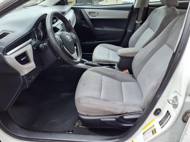 Used 2015 Toyota Corolla LE FWD image 12