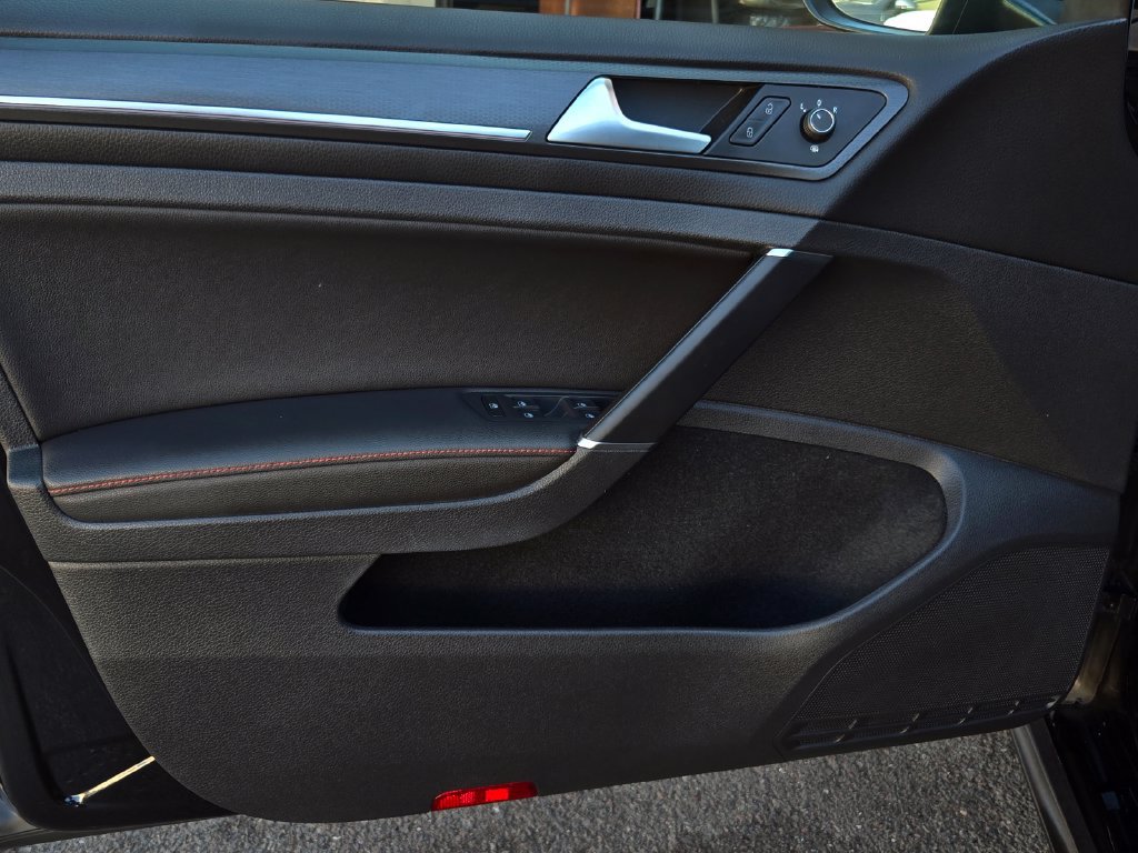 Used 2021 Volkswagen GTI SE FWD image 13