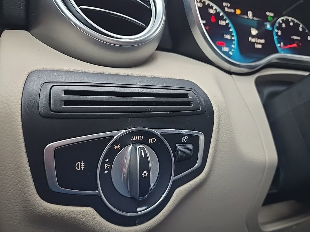 Used 2021 Mercedes-Benz GLC 300 GLC 300 image 25