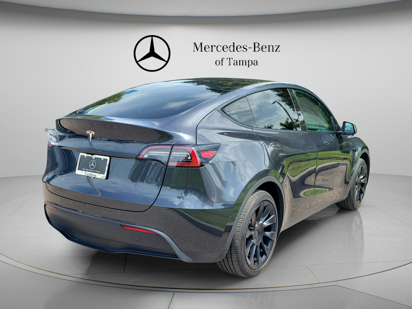 Used 2024 Tesla Model Y Long Range RWD image 5