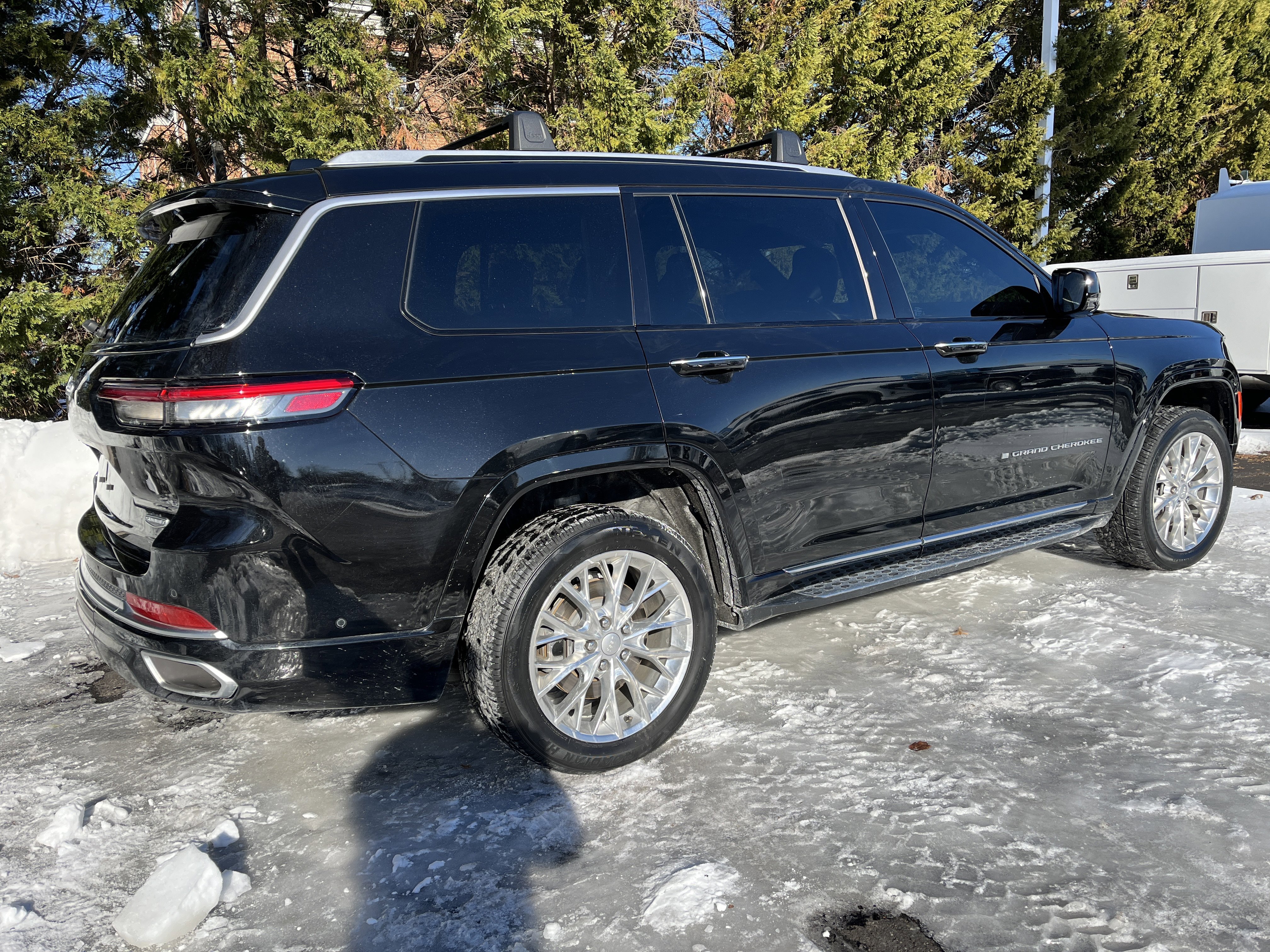 Used 2021 Jeep Grand Cherokee L Summit w/ Luxury Tech Group V image 10