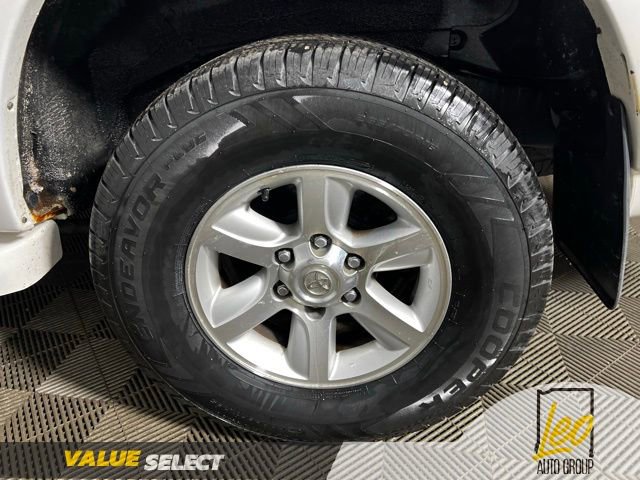 Used 2006 Toyota Sequoia SR5 AWD/4WD image 25