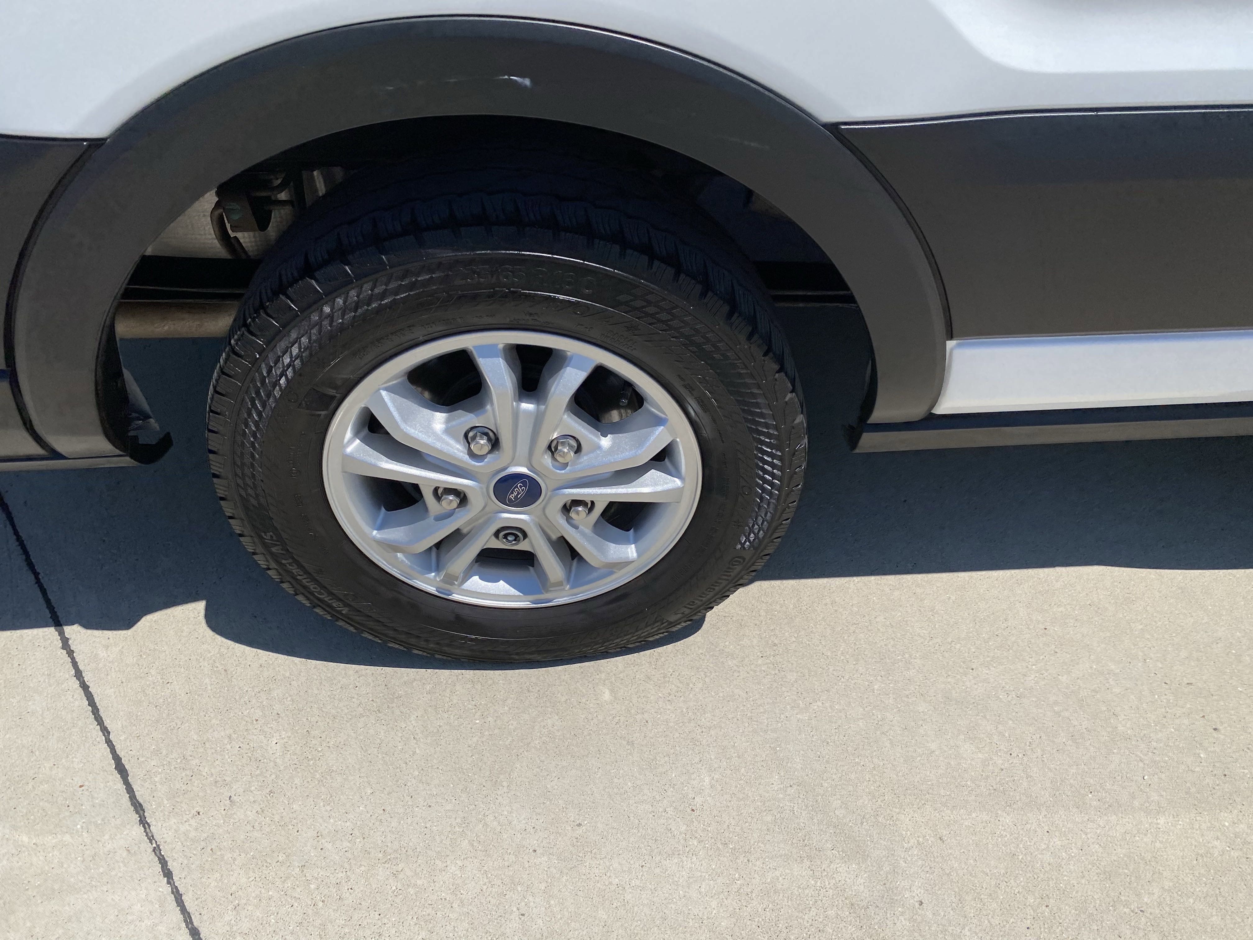 Used 2023 Ford Transit 350 XLT image 3