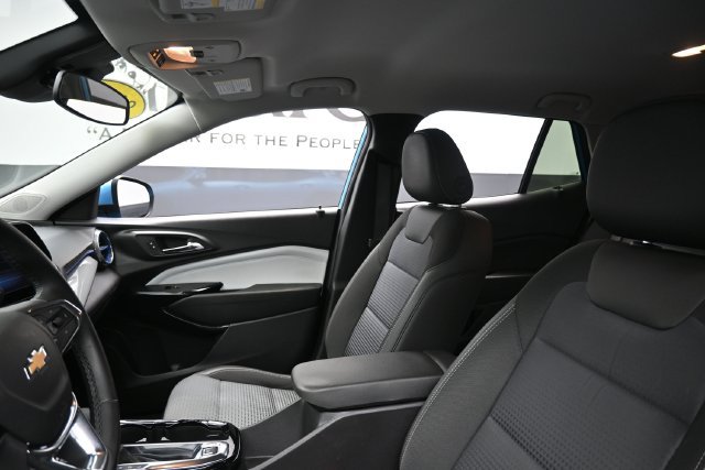 Used 2026 Chevrolet Trax LT w/ LT Convenience Package FWD image 17