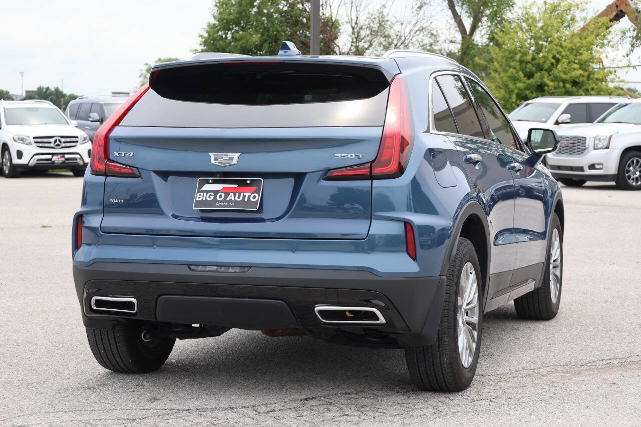 Used 2024 Cadillac XT4 Premium Luxury w/ Cold Weather Package image 9