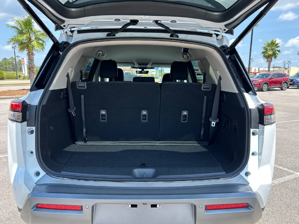 New 2026 Nissan Pathfinder SL FWD image 9