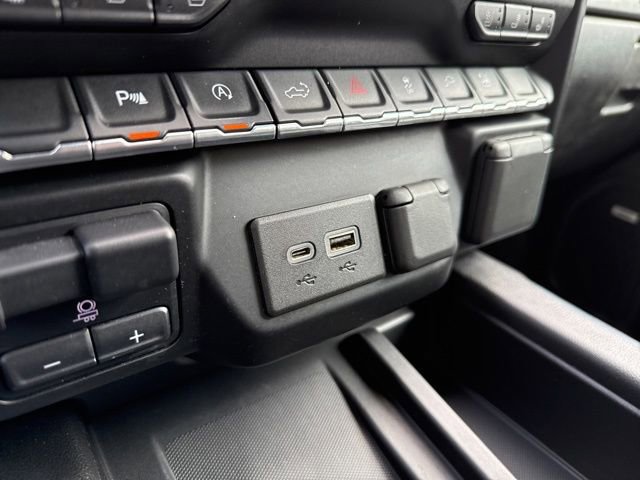 Used 2020 Chevrolet Silverado 1500 LTZ w/ LTZ Plus Package AWD/4WD image 41