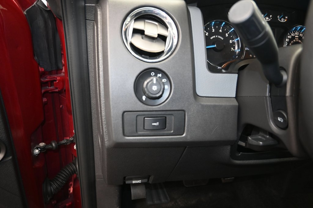Used 2014 Ford F150 XLT w/ XLT Convenience Package RWD image 12