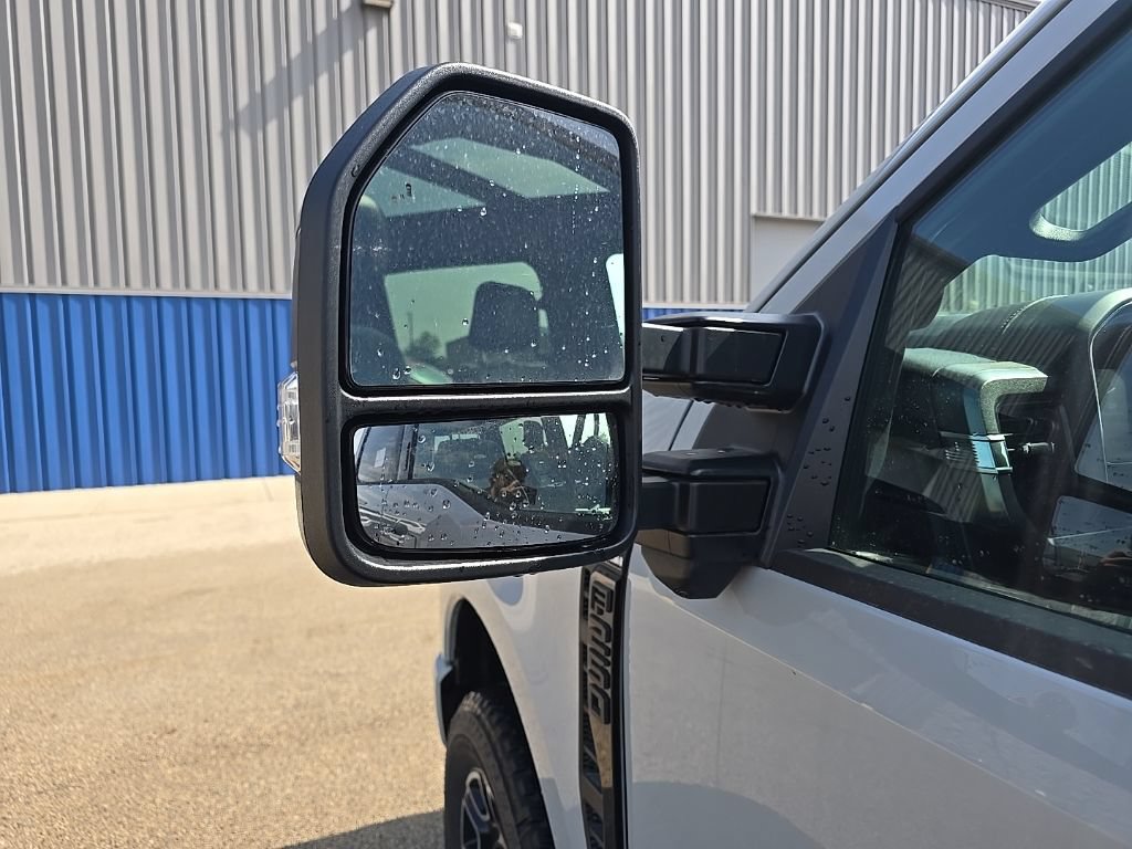 Used 2026 Ford F250 Platinum AWD/4WD image 7