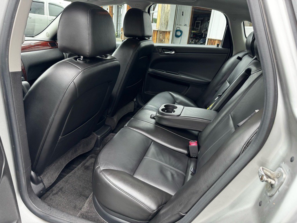 Used 2007 Chevrolet Impala SS FWD image 11
