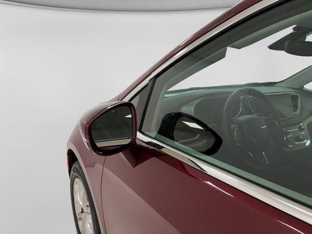 Used 2022 Chrysler Pacifica Touring-L AWD/4WD image 10