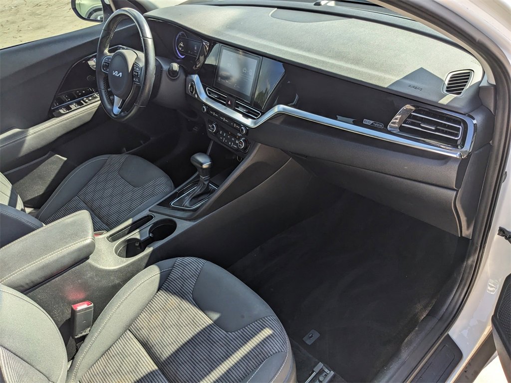 Certified 2022 Kia Niro LXS image 15