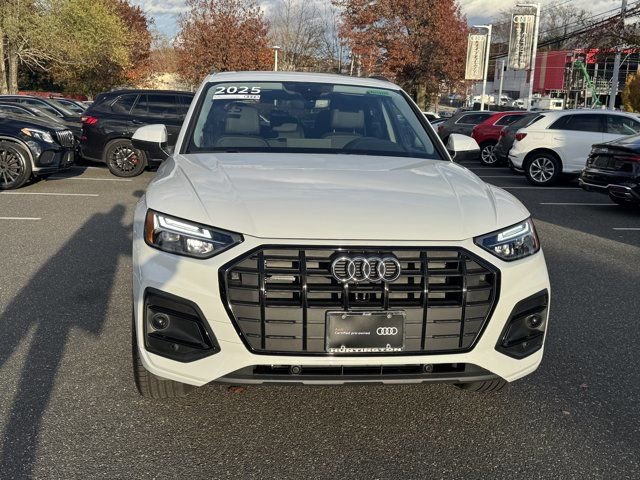 Certified 2025 Audi Q5 2.0T Premium w/ Convenience Plus Package image 2