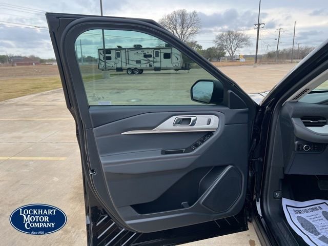 New 2026 Ford Explorer Active w/ Active Comfort Package RWD image 10