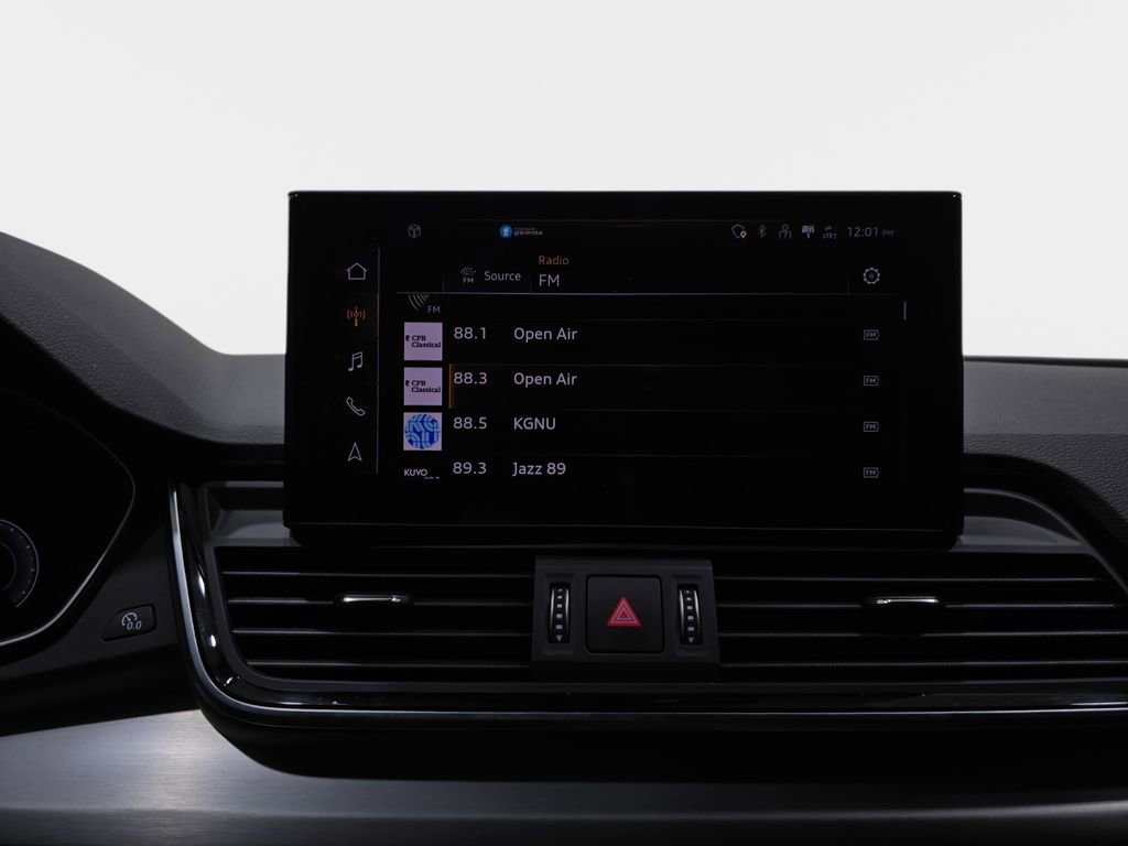 Used 2023 Audi Q5 e Premium Plus w/ Premium Plus Package image 23