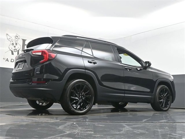 Used 2023 GMC Terrain SLT w/ Infotainment Package II image 32