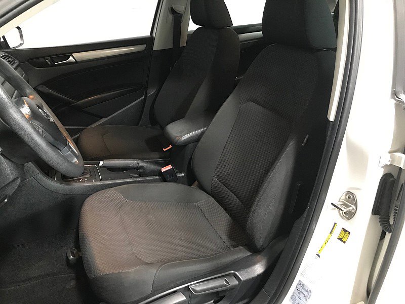 Used 2015 Volkswagen Passat 1.8T Limited Edition image 11