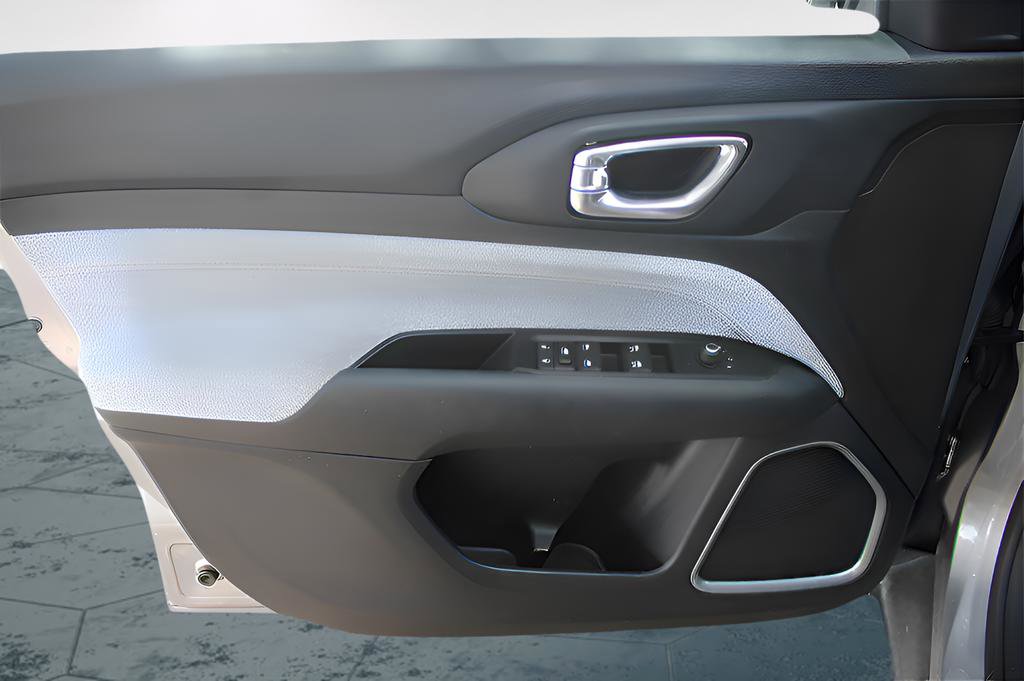 Used 2022 Jeep Compass Latitude image 17