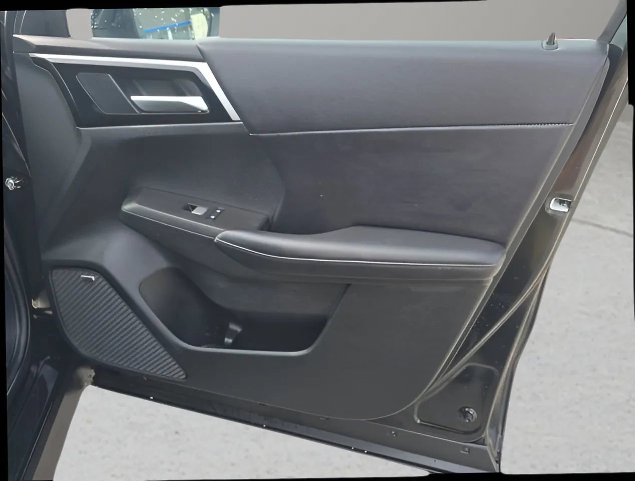 Used 2025 Mitsubishi Outlander SE image 23