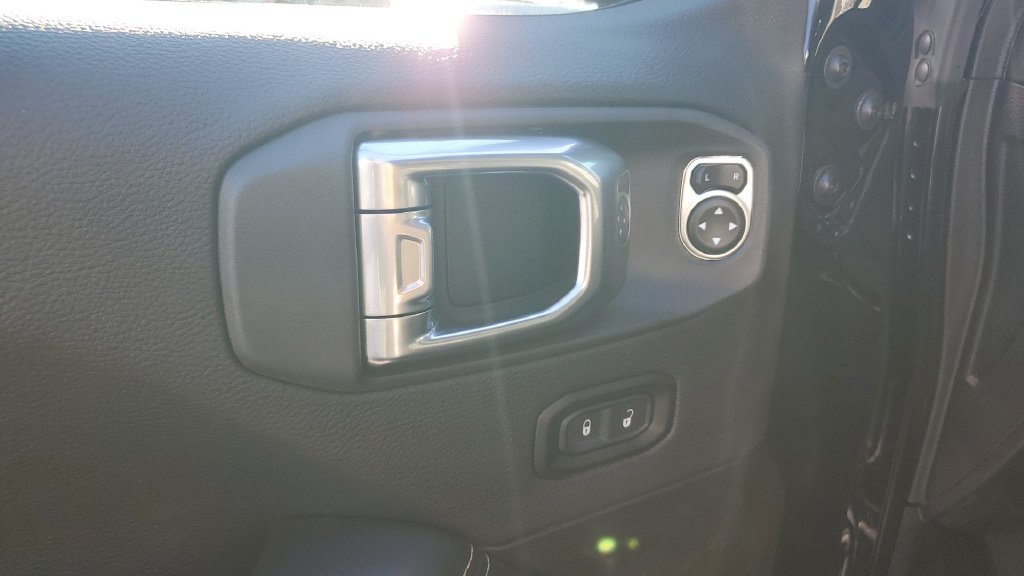 Used 2025 Jeep Gladiator Sport AWD/4WD image 21