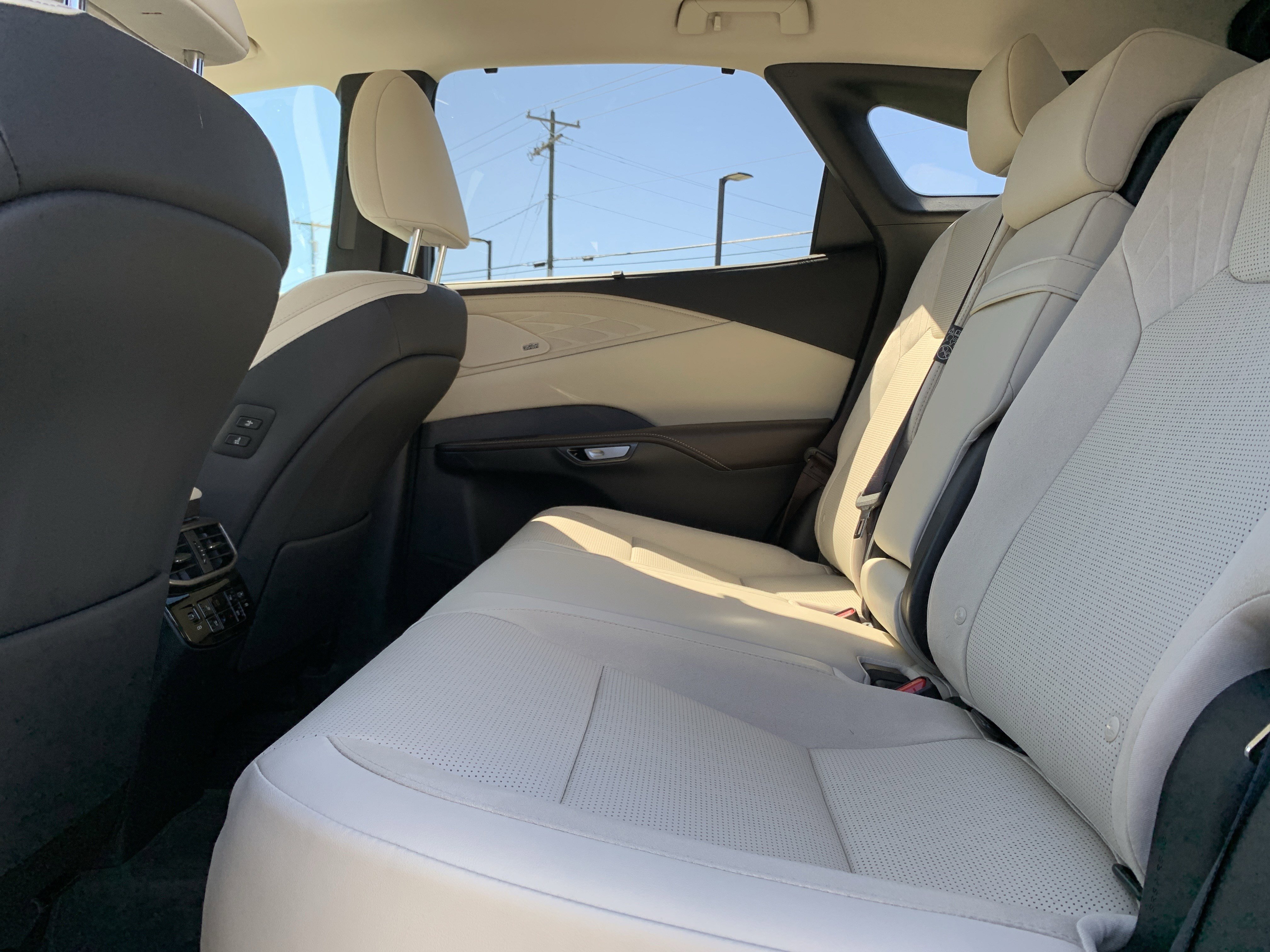 Used 2025 Lexus RX 450h 450h+ Luxury w/ Convenience Package image 32