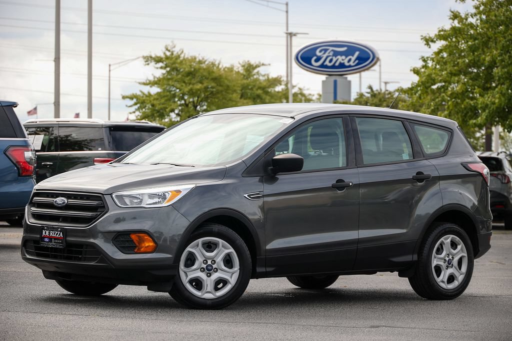 Used 2017 Ford Escape SE w/ SE Sport Appearance Package FWD image 1