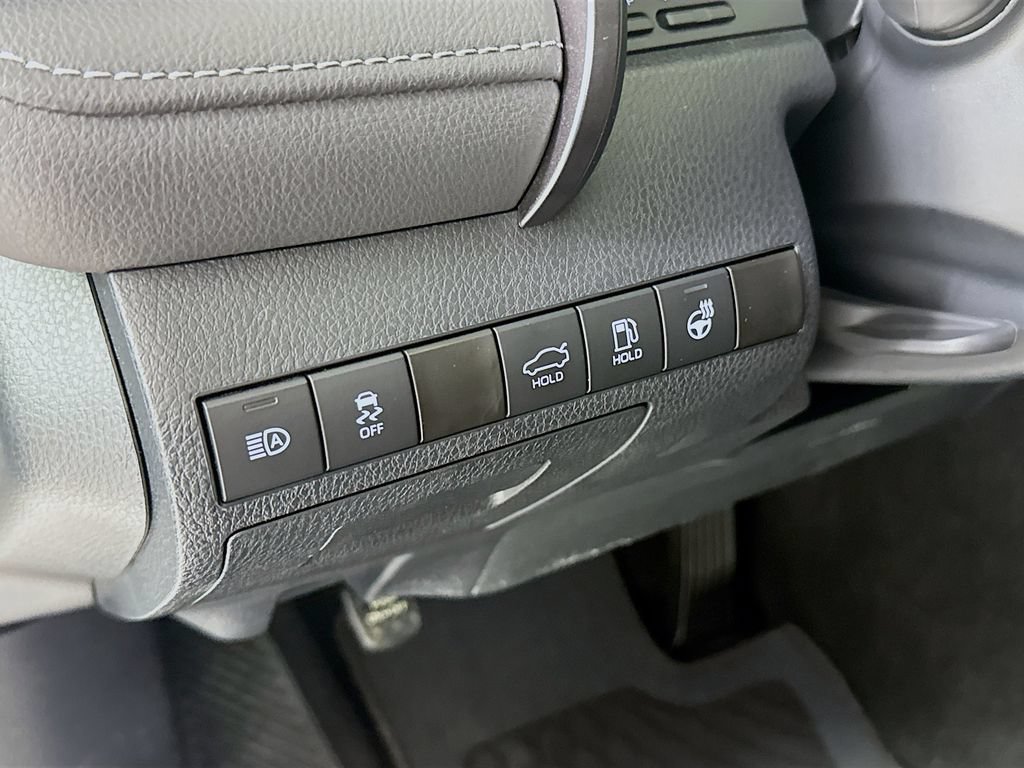 Used 2024 Toyota Camry SE FWD image 11