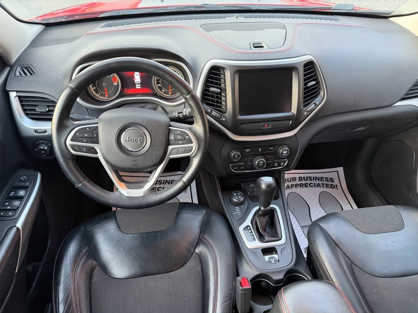 Used 2017 Jeep Cherokee Trailhawk image 15