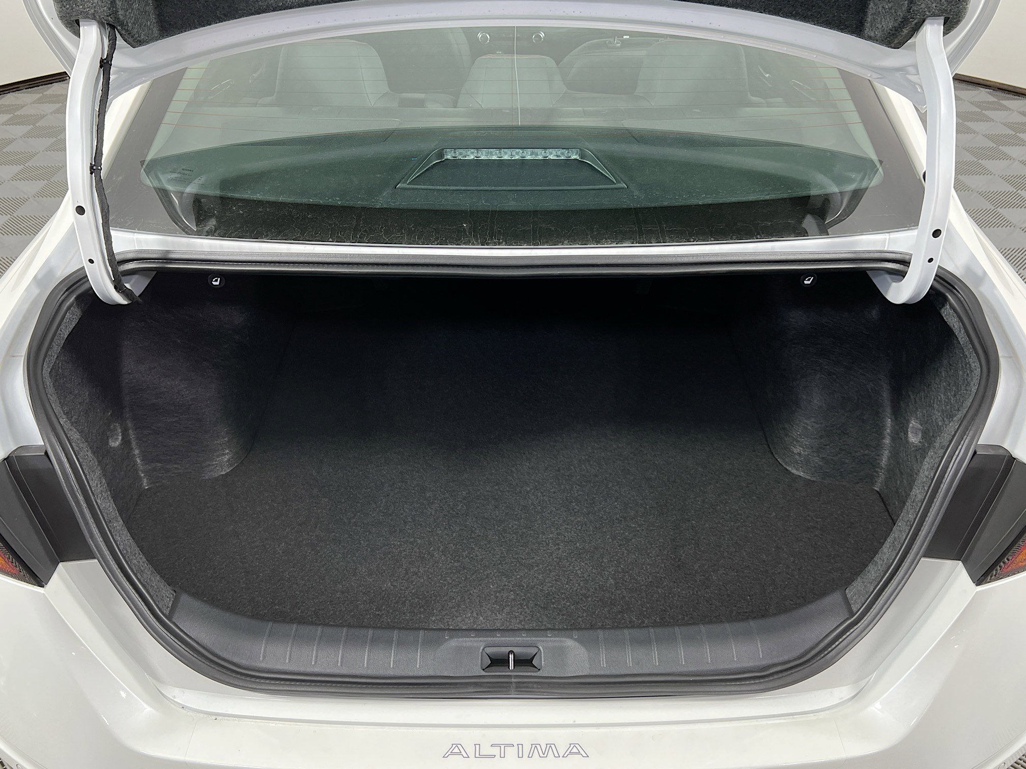 New 2025 Nissan Altima 2.5 SR image 24