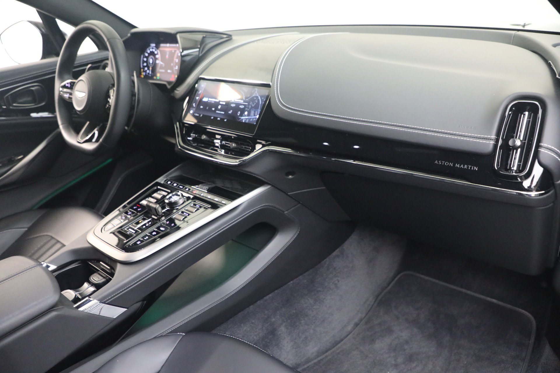 Used 2026 Aston Martin DBX 707 AWD/4WD image 24