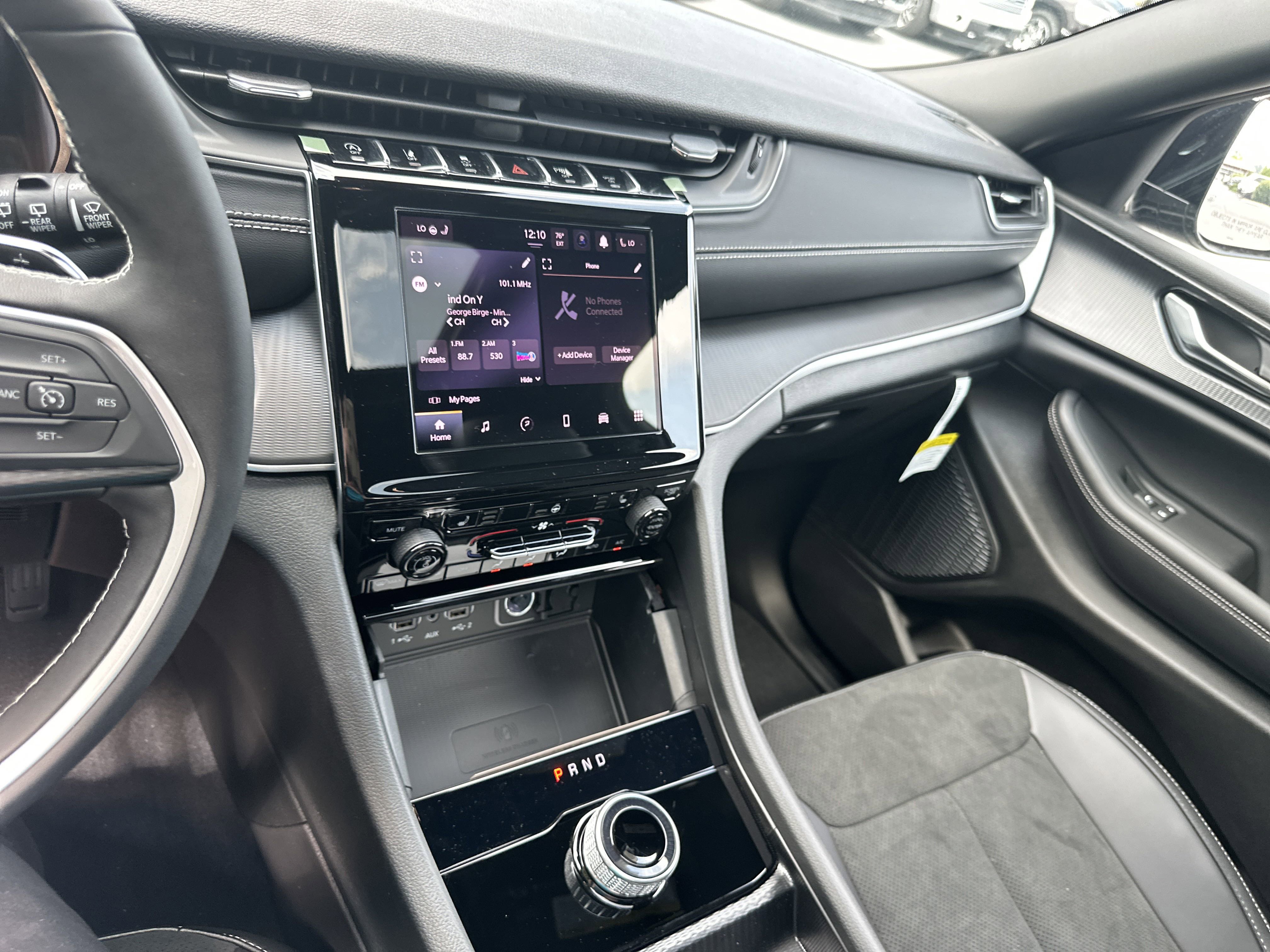 New 2025 Jeep Grand Cherokee L Altitude image 23