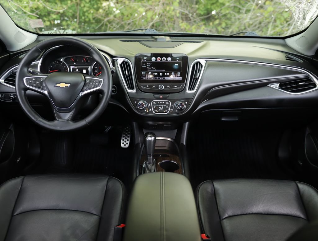 Used 2017 Chevrolet Malibu Premier w/ Premier Sun and Wheel Package FWD image 19