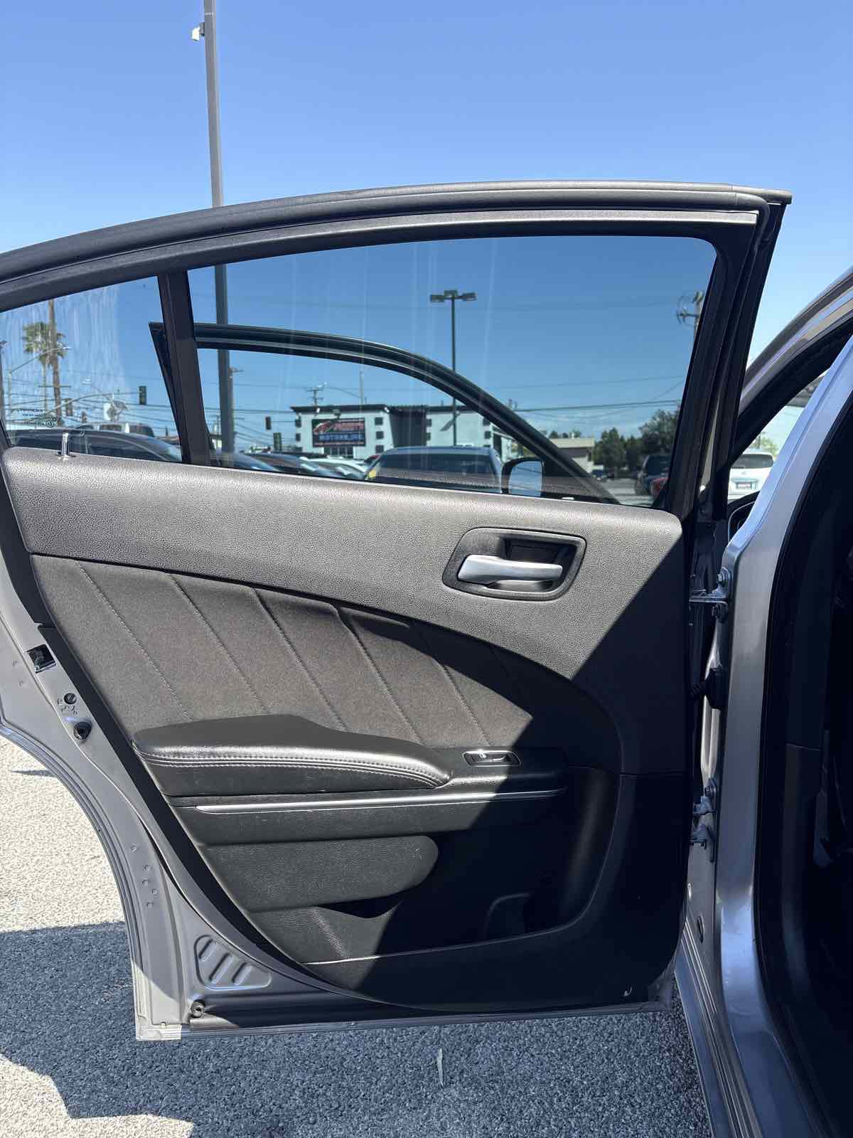 Used 2016 Dodge Charger SXT image 10