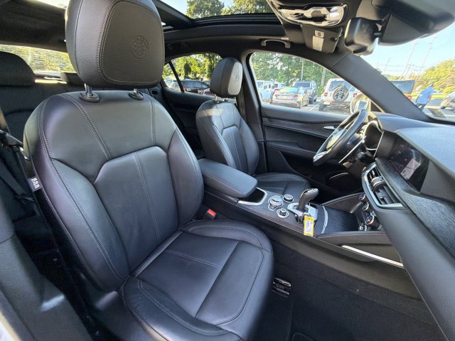 Used 2023 Alfa Romeo Stelvio Sprint AWD/4WD image 25