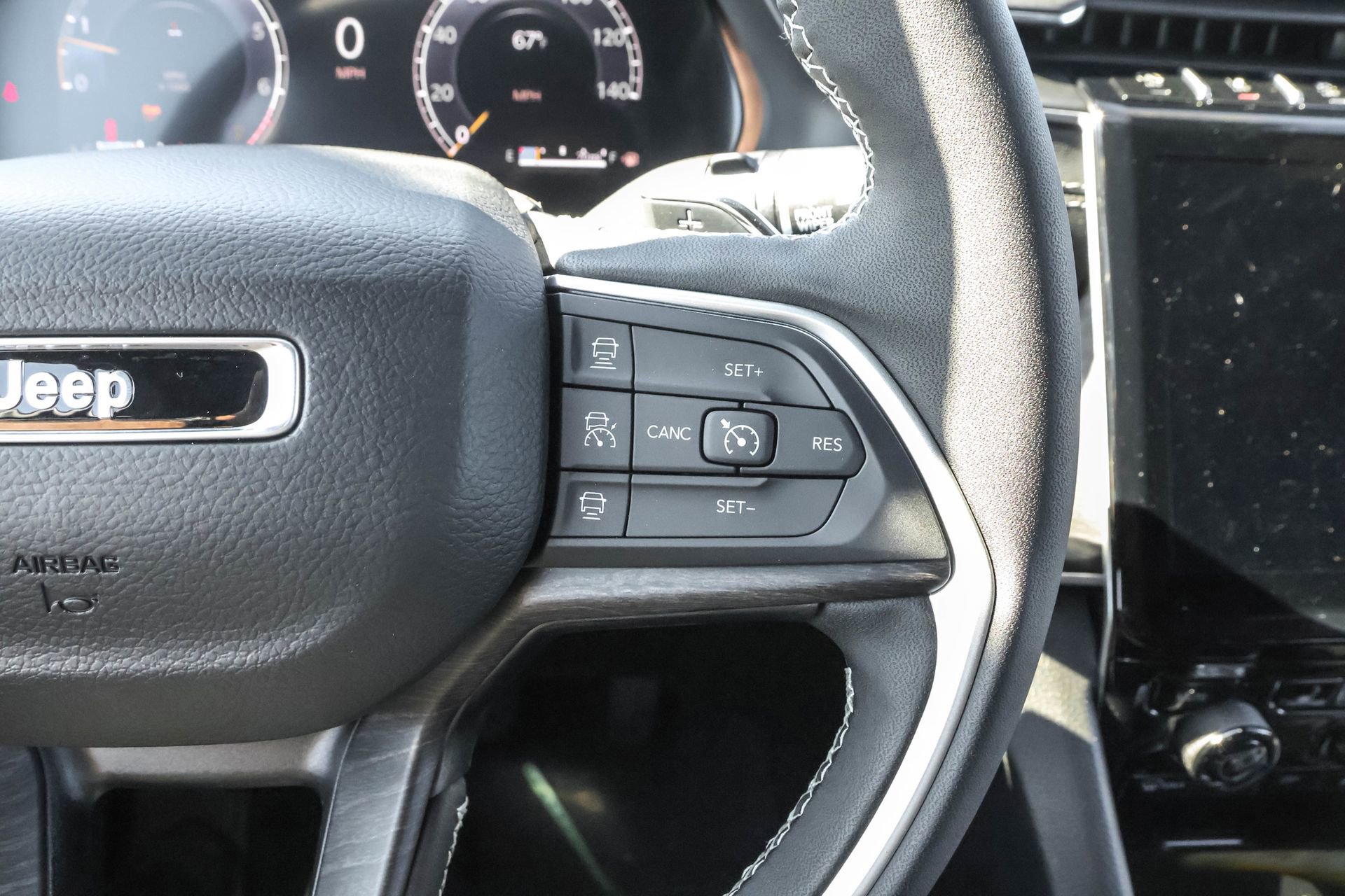 New 2025 Jeep Grand Cherokee Limited w/ Luxury Tech Group II image 26