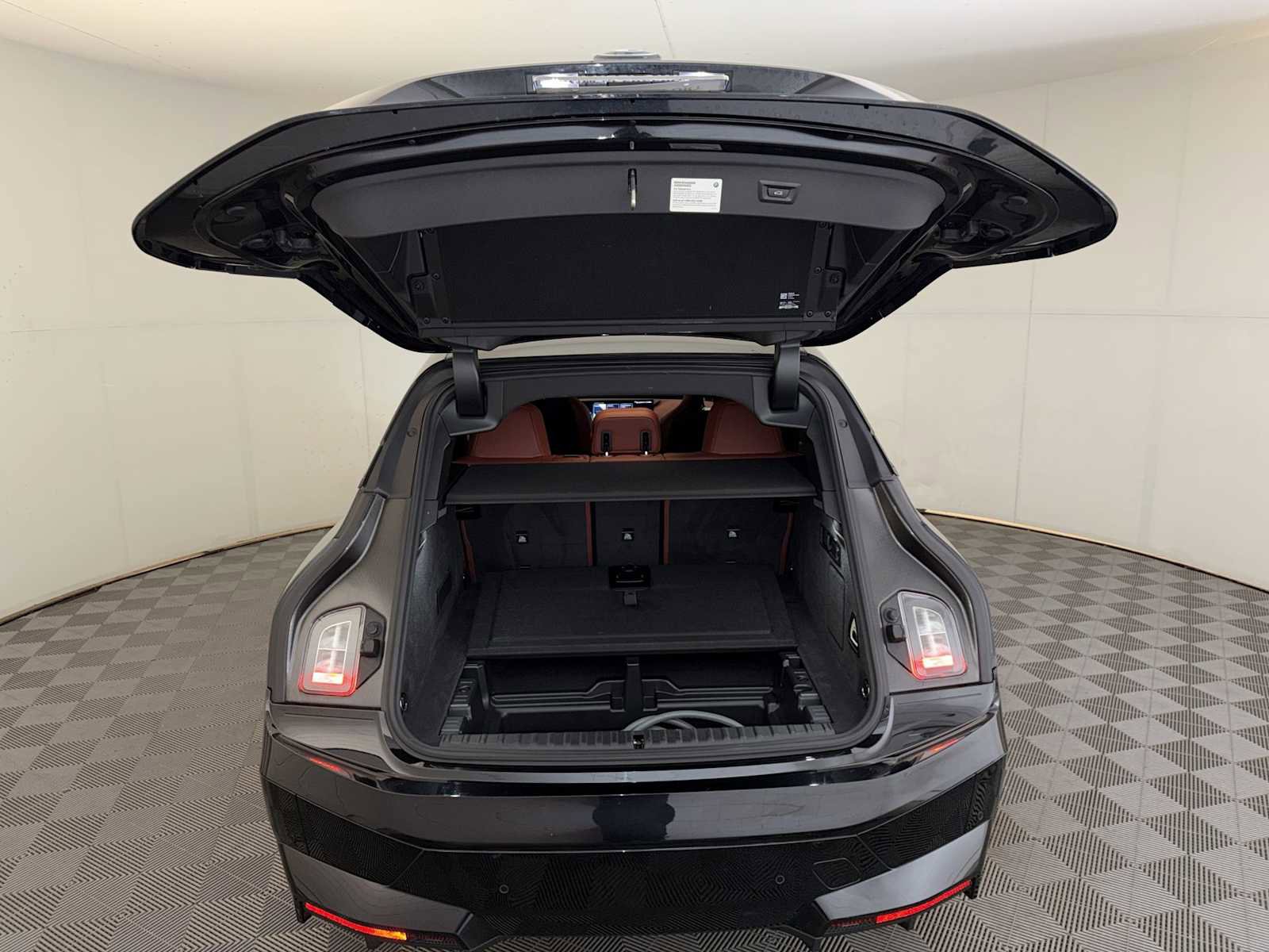 Used 2025 BMW iX M60 w/ Luxury Package image 24