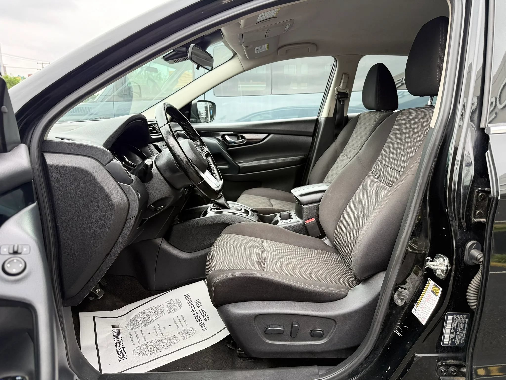 Used 2021 Nissan Rogue Sport SV AWD/4WD image 10
