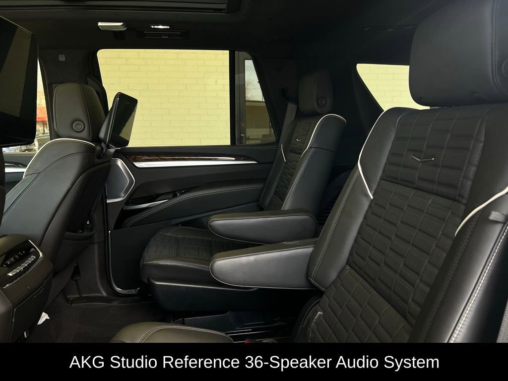 Used 2025 Cadillac Escalade Sport Platinum w/ LPO, ONYX Package image 11
