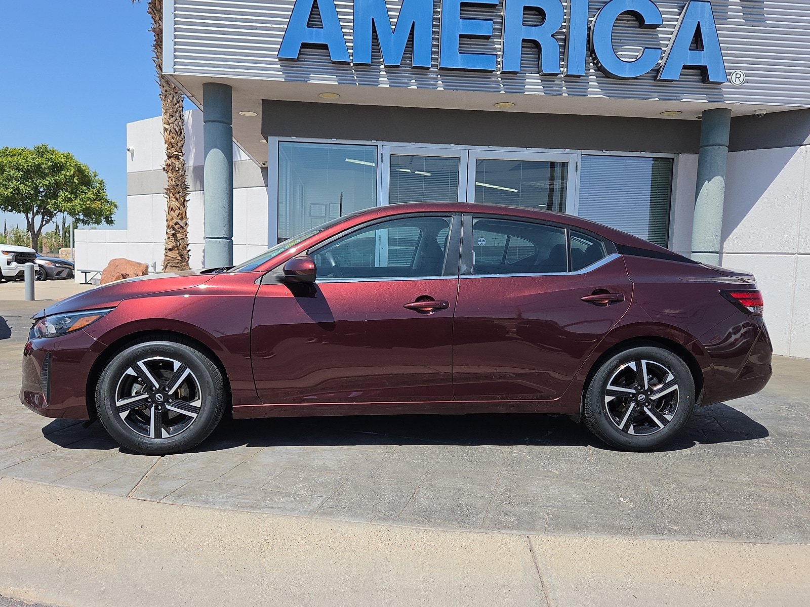Used 2025 Nissan Sentra SV FWD image 3