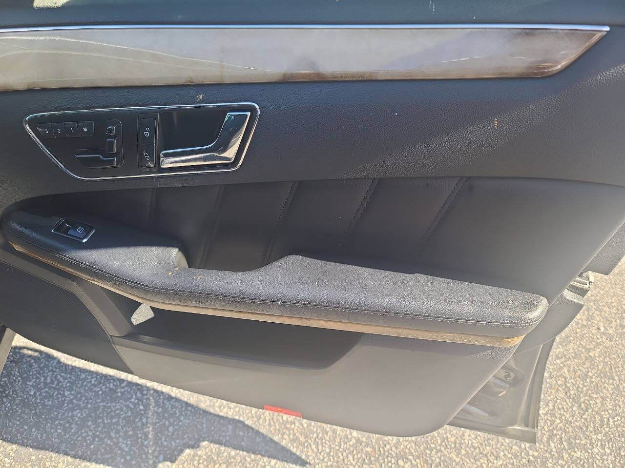 Used 2011 Mercedes-Benz E 350 4MATIC Sedan image 34