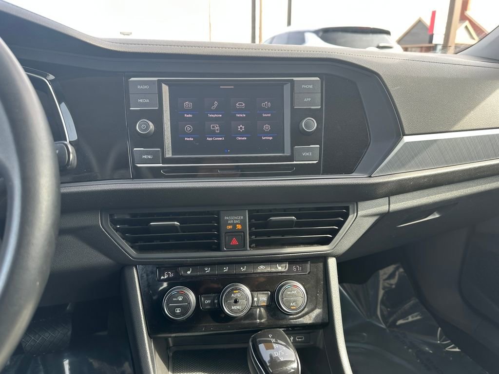 Used 2024 Volkswagen Jetta SE image 21