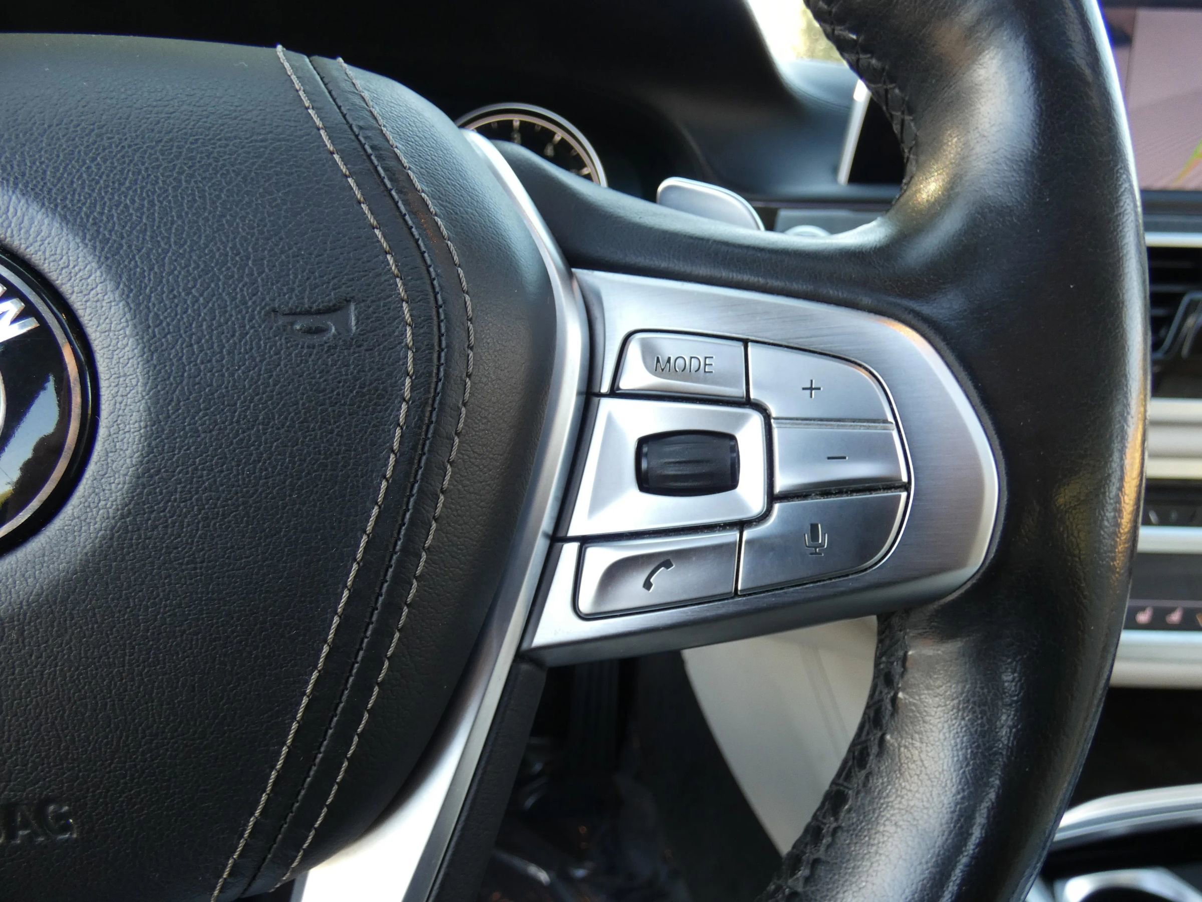 Used 2016 BMW 750i xDrive image 63