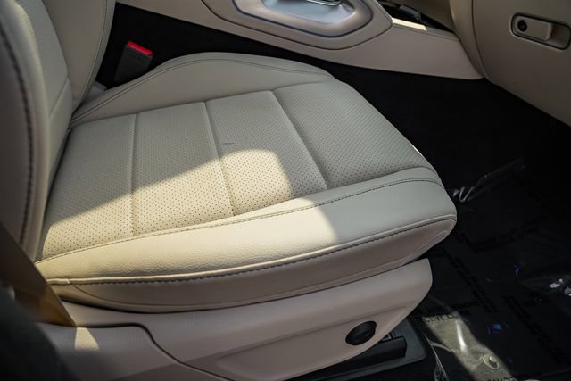 Used 2025 Mercedes-Benz GLE 450e 4MATIC image 35