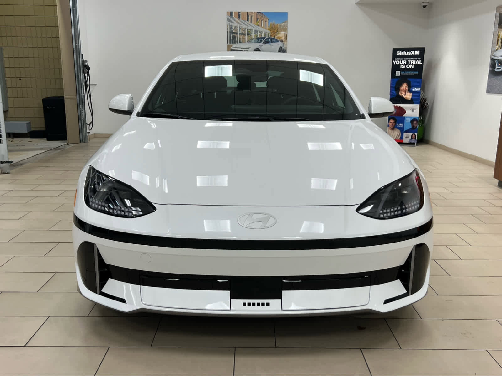 New 2025 Hyundai Ioniq 6 SE image 3