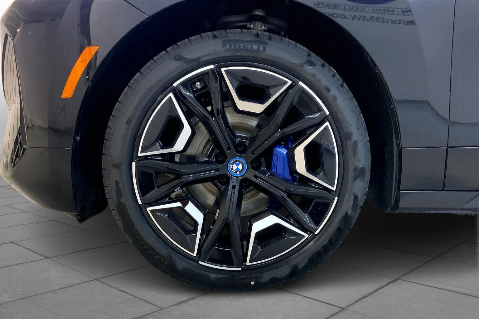 New 2024 BMW iX xDrive50 w/ Premium Package AWD/4WD image 11