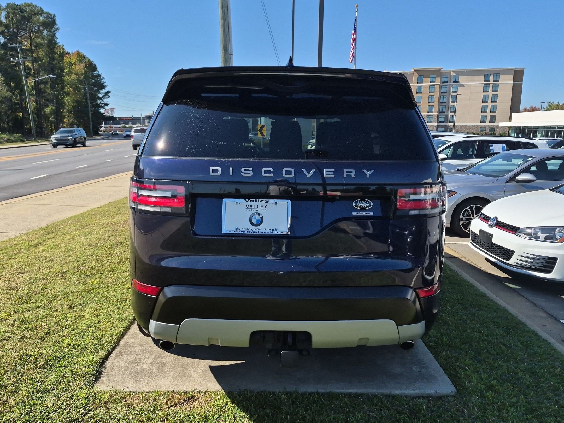 Used 2019 Land Rover Discovery HSE AWD/4WD image 4