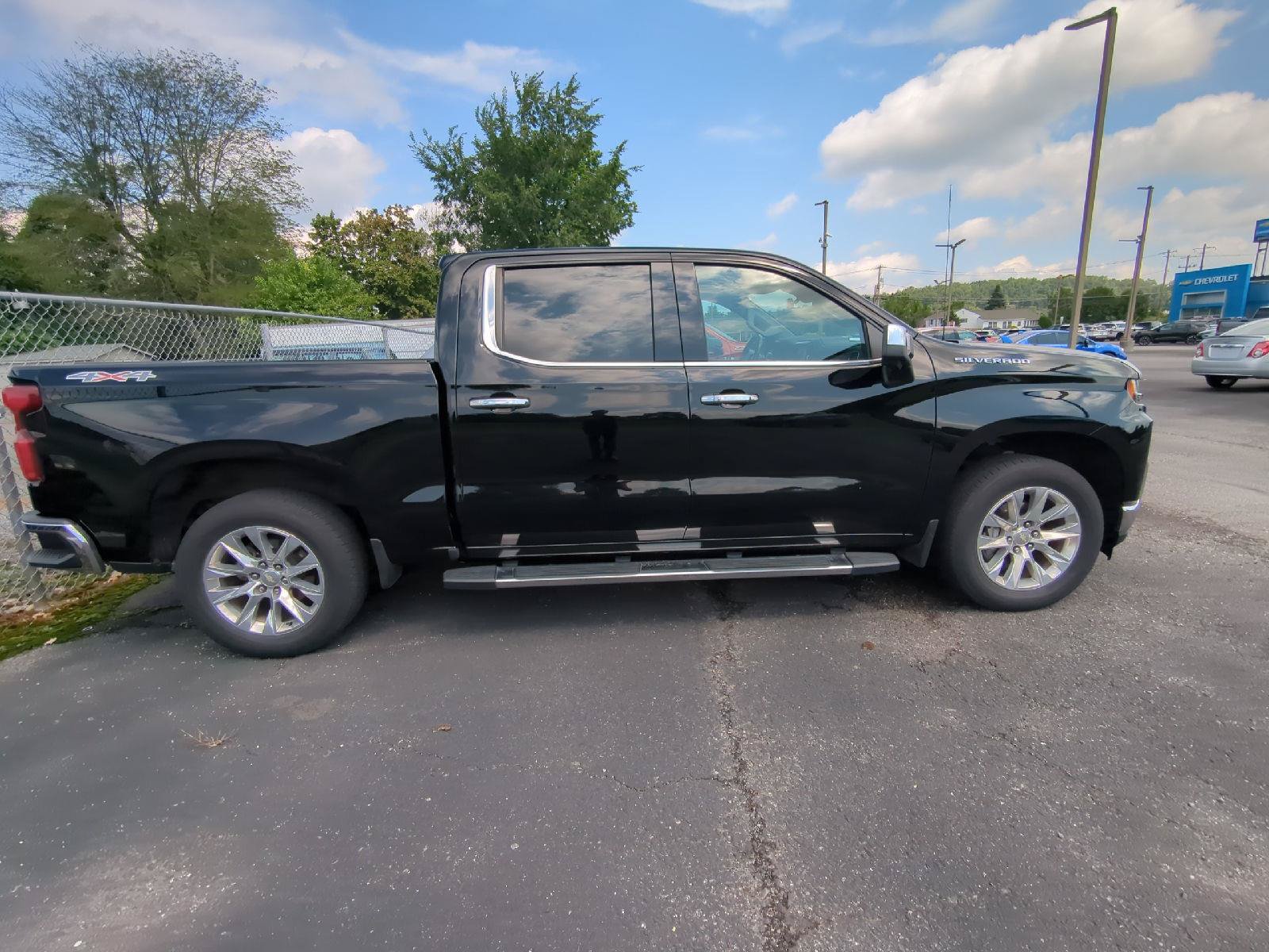 Used 2019 Chevrolet Silverado 1500 LTZ w/ LTZ Plus Package AWD/4WD image 6