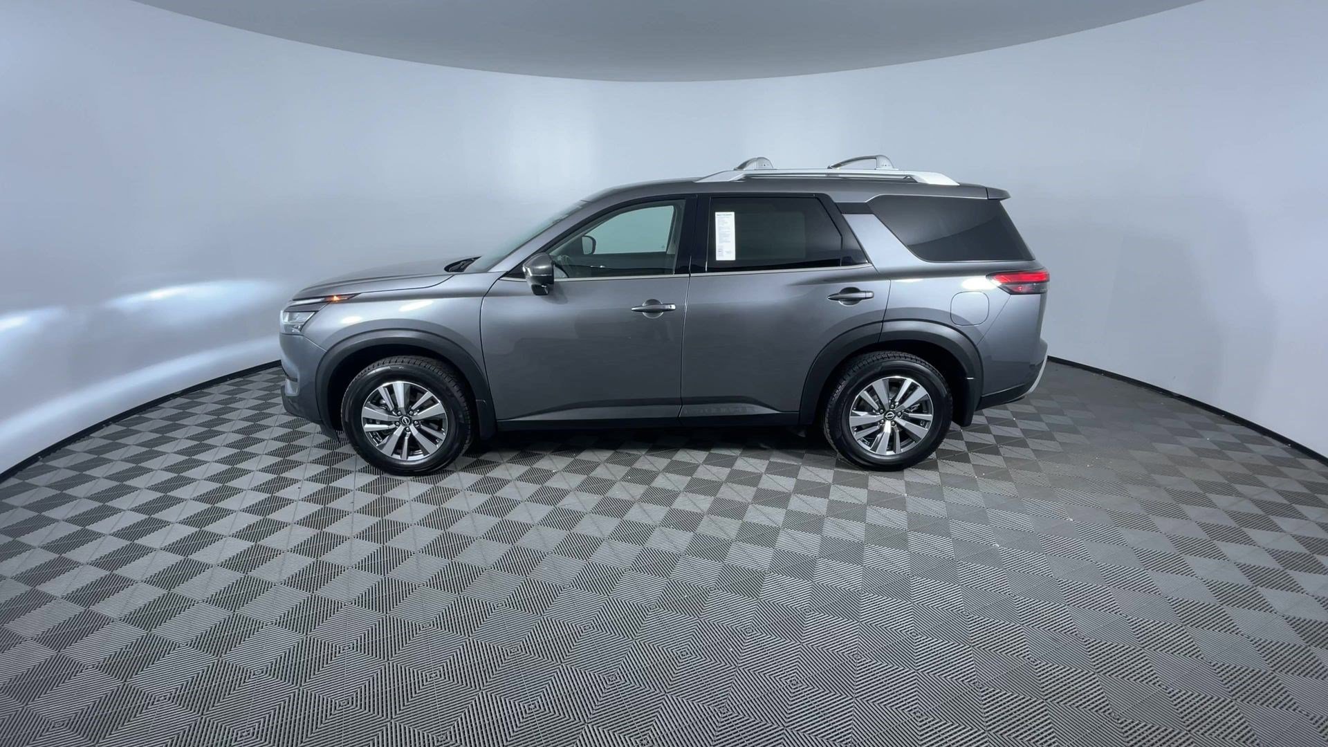 Certified 2022 Nissan Pathfinder SL image 5
