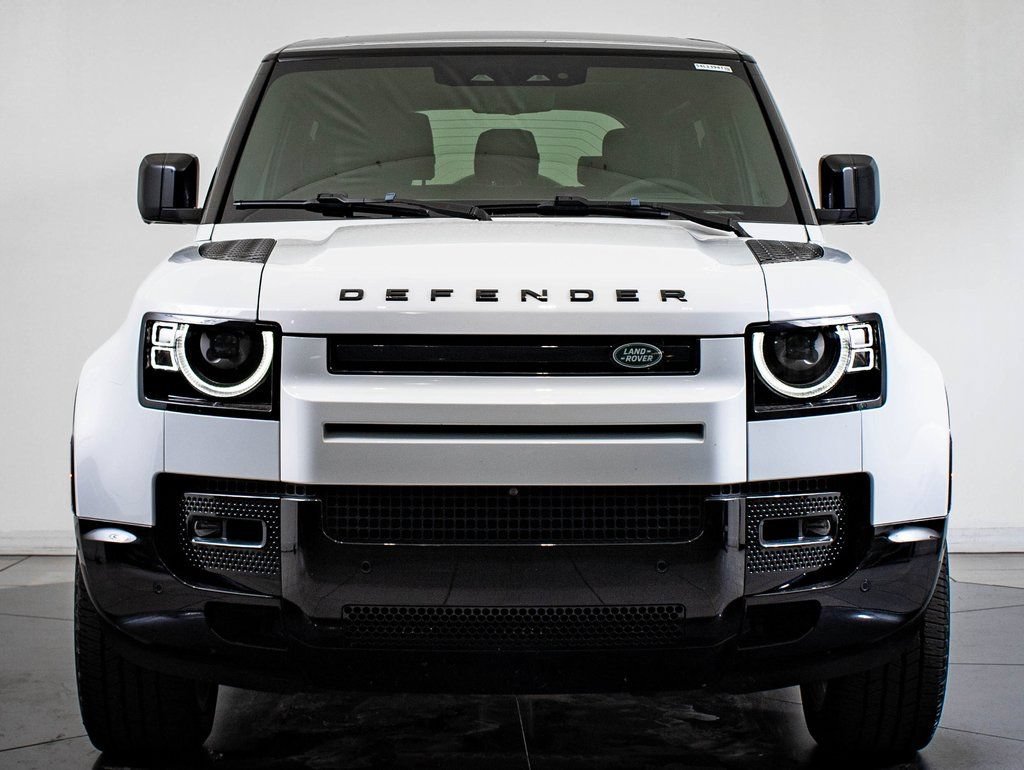Used 2022 Land Rover Defender 90 V8 video 2